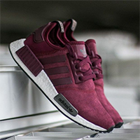 black sneakers adidas
